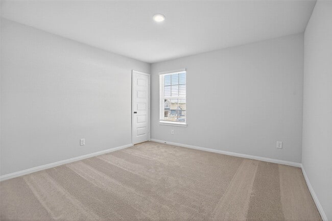 Building Photo - 2325 Whitefish Dr