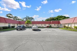 Building Photo - 102 Amherst Ln