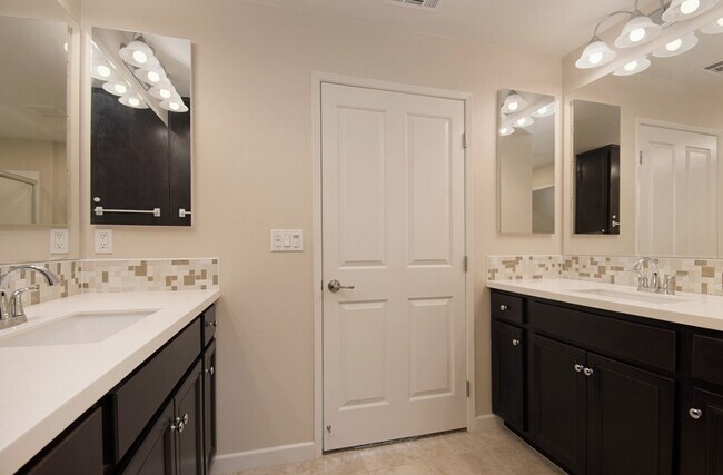 Building Photo - 6680 Canopy Ridge Ln