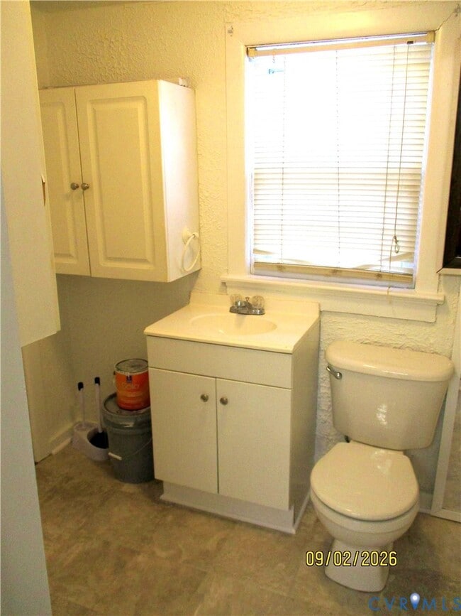 Building Photo - 13068 Cedar Ln