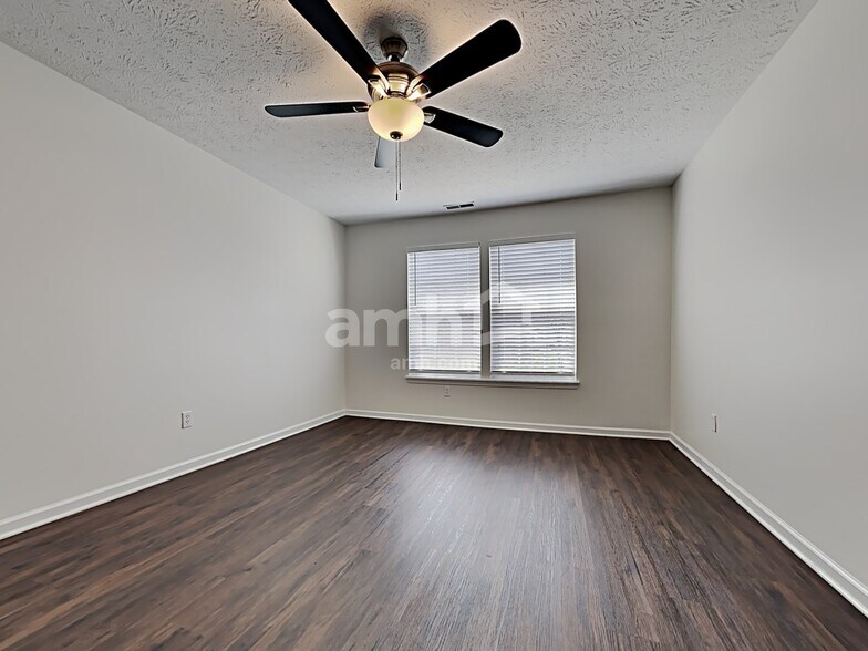 Building Photo - 6917 Merryhill Dr