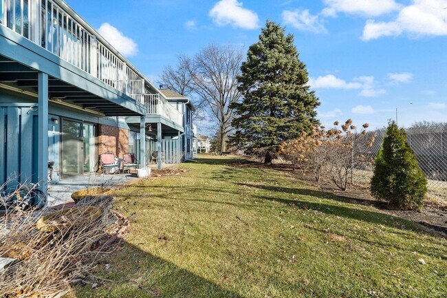Building Photo - 901 Yosemite Trail