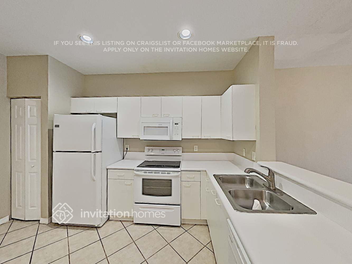 Building Photo - 2440 Cordoba Bend