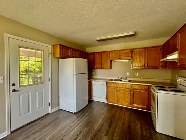 Building Photo - Pintail Ct #12 &amp; #14