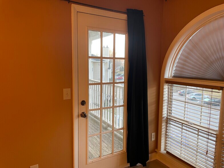 Building Photo - 6704 W Friendly Ave