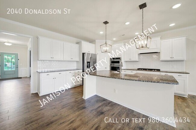 Building Photo - 2040 Donaldson St