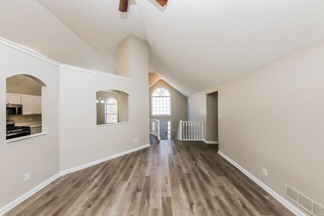 Building Photo - 2740 Owens Dr