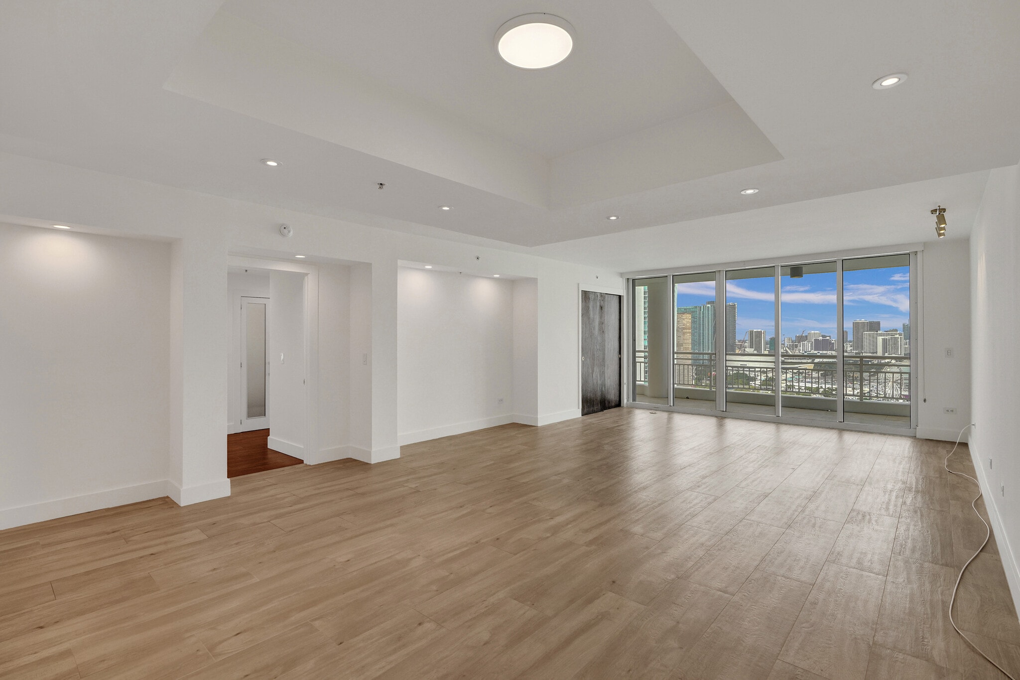 Building Photo - 848 Brickell Key Dr