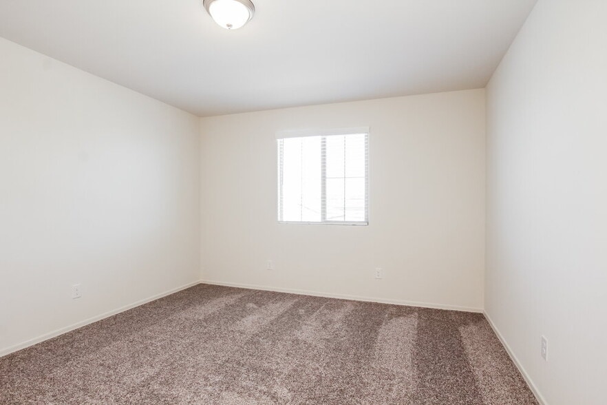 Building Photo - 24419 W Flores Dr