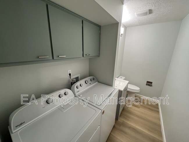 Building Photo - 6012 Calle Nueve NW