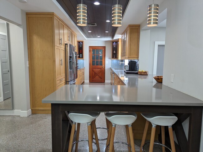 Building Photo - 3701 Ibis Dr