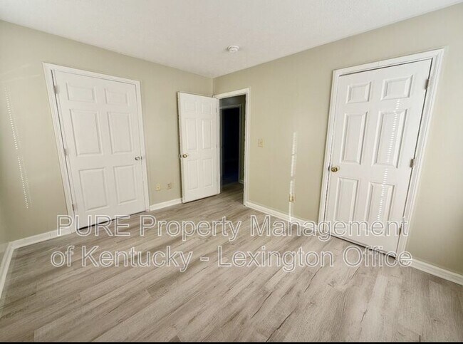 Building Photo - 222 Buffalo Trce