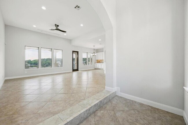 Building Photo - 17813 Kingfisher Ridge Dr