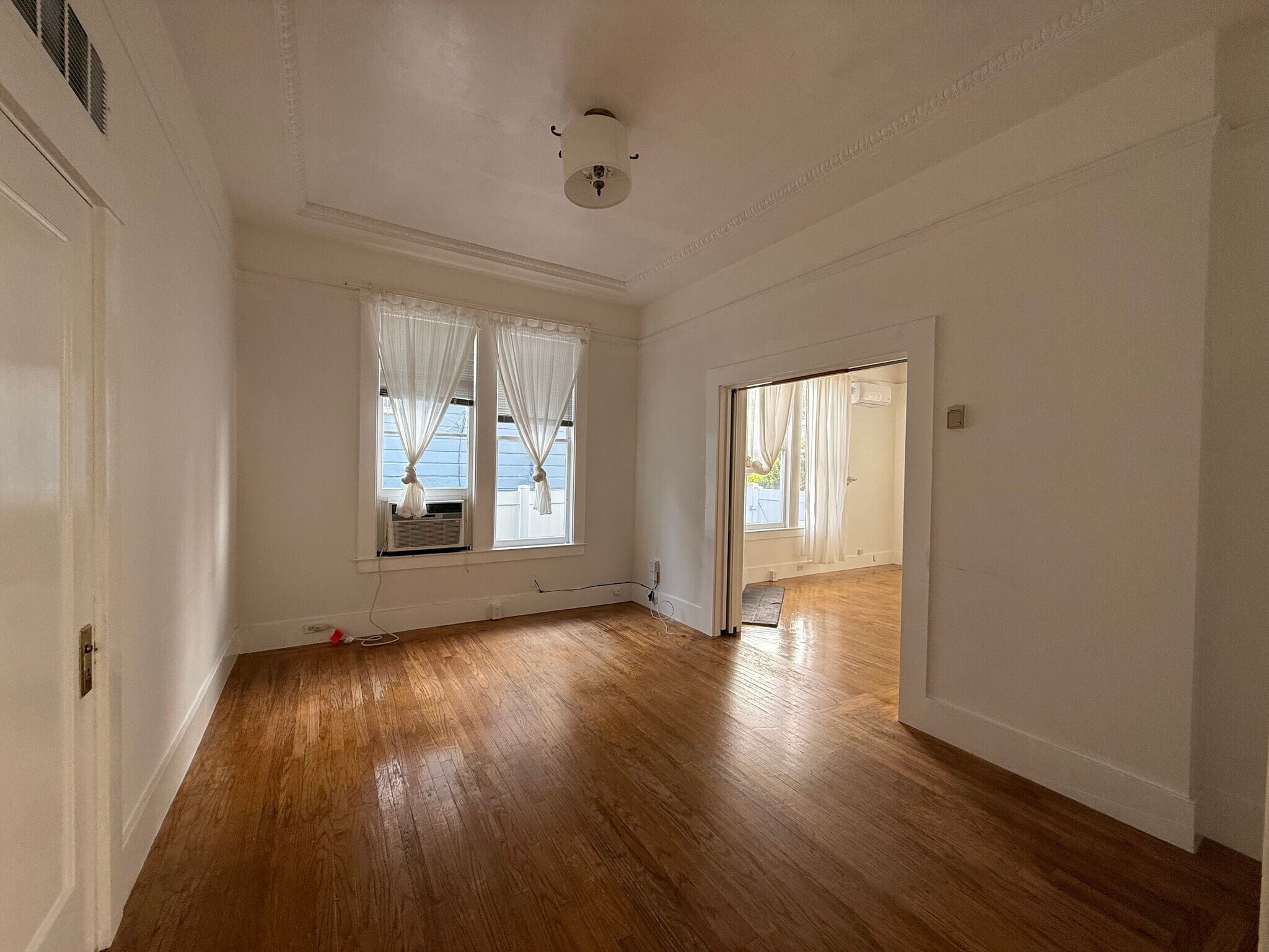 Building Photo - 434 Taylor Ave
