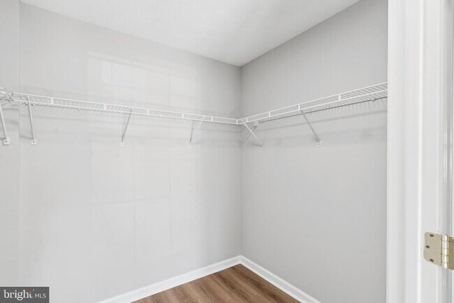 Building Photo - 699 Winding Stream Way