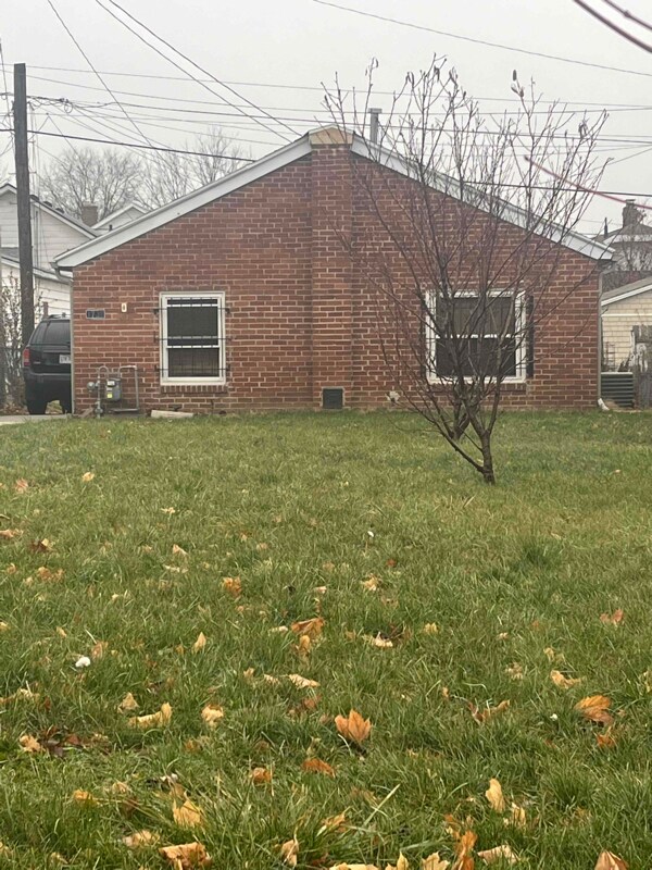 Building Photo - 1739 Suman Ave