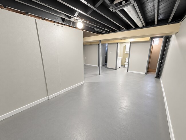 Building Photo - 17712 Lenore Ave