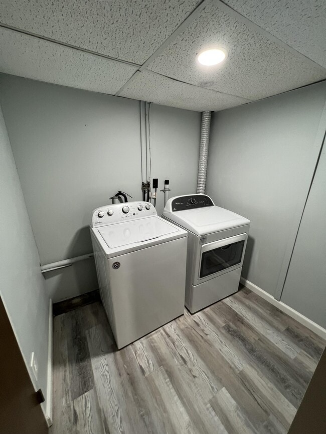 Building Photo - 519 School St