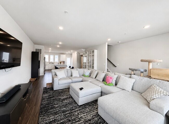 Building Photo - 3491 Cormorant Dr