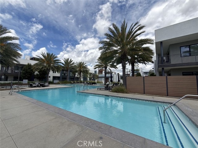 Building Photo - 400 Transport