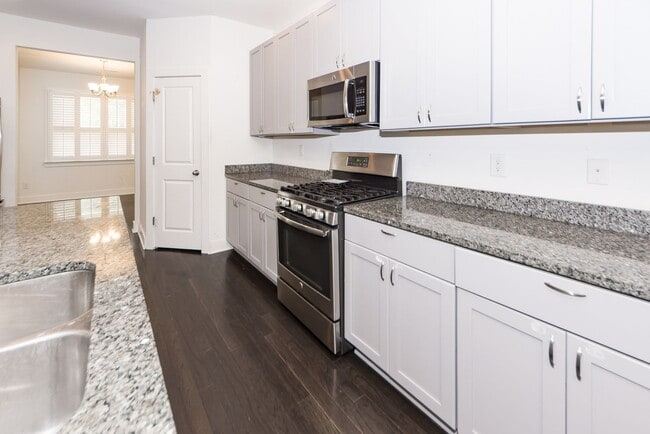 Building Photo - 4 Bedroom 3.5 Bath House in Lawton Park - ...