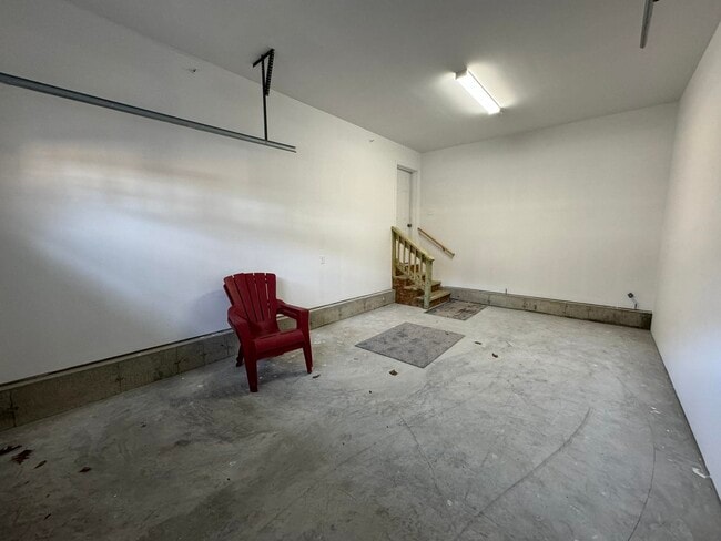 Building Photo - 108 Mammoth Rd