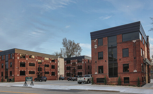 Building Photo - Velencia Apartments