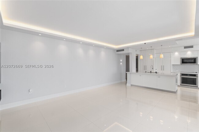 Building Photo - 4201 Collins Ave
