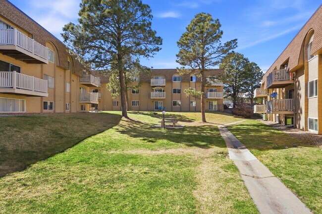 Building Photo - $1,195.95 - 1 Bed, 1 Bath Condo in Denver with Outdoor Patio Space