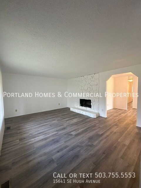 Building Photo - 15641 SE Hugh Ave