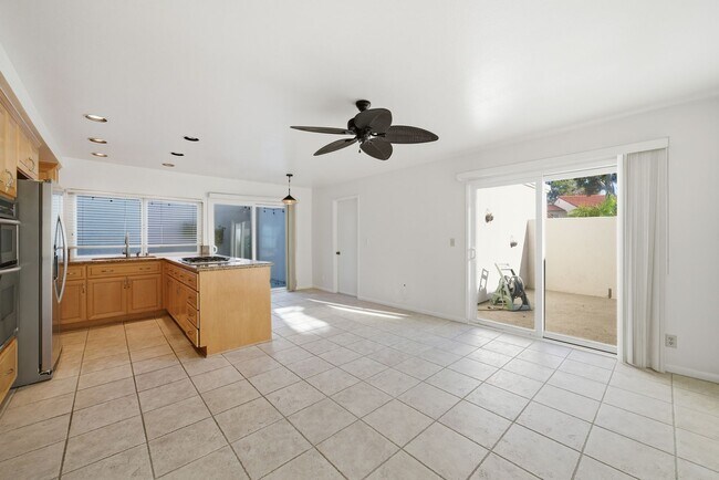 Building Photo - Rare Free-Standing Bluffs Z Plan – Largest...