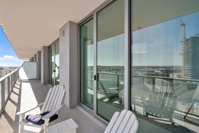 Building Photo - 400 Central Ave