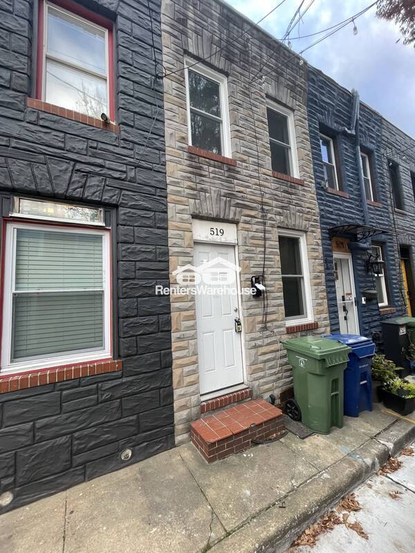 Building Photo - 519 S Port St