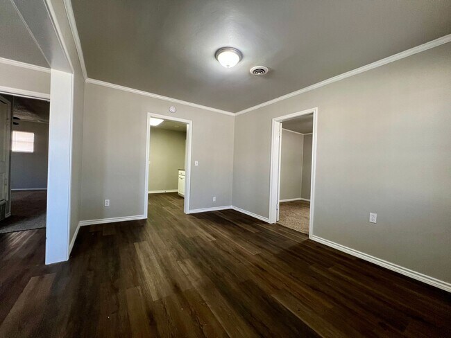 Building Photo - Charming 3 Bedroom Home in Slaton!