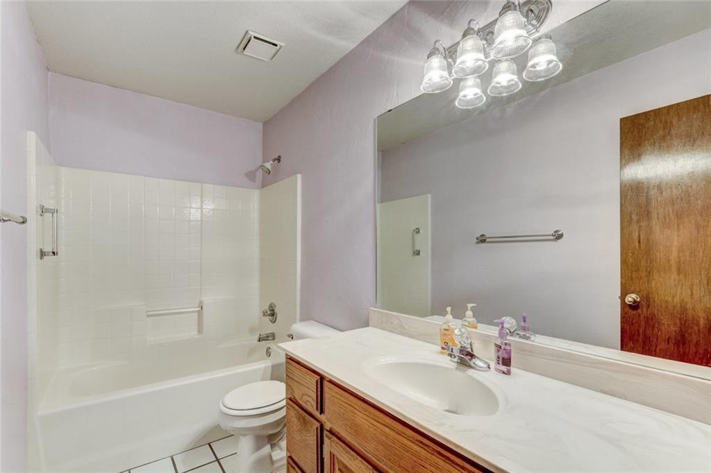 Building Photo - 305 Waterfront Dr