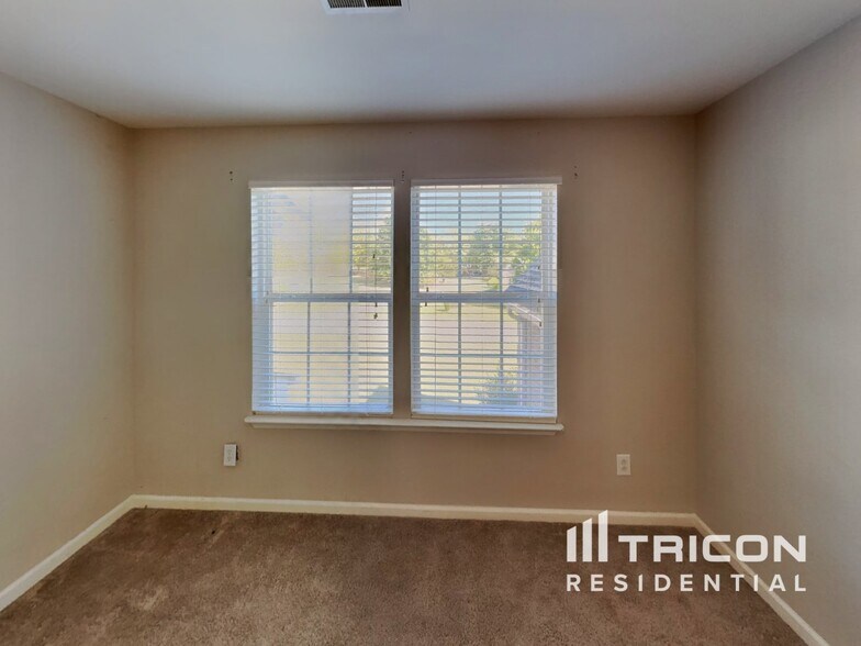 Building Photo - 1012 Pittman Dr
