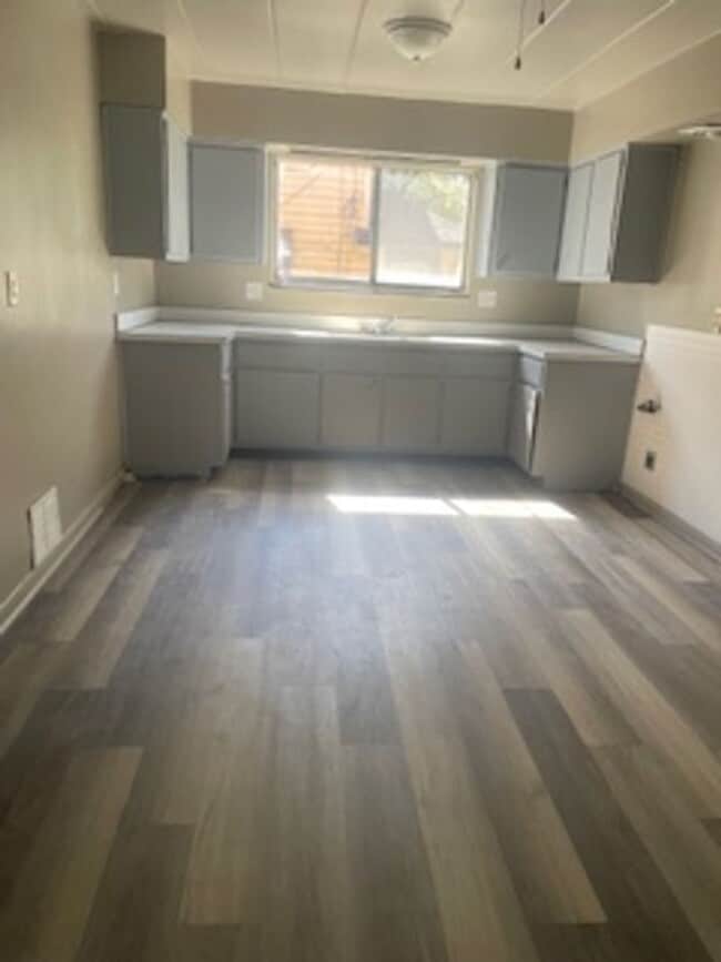 Building Photo - 623 Clifton Dr