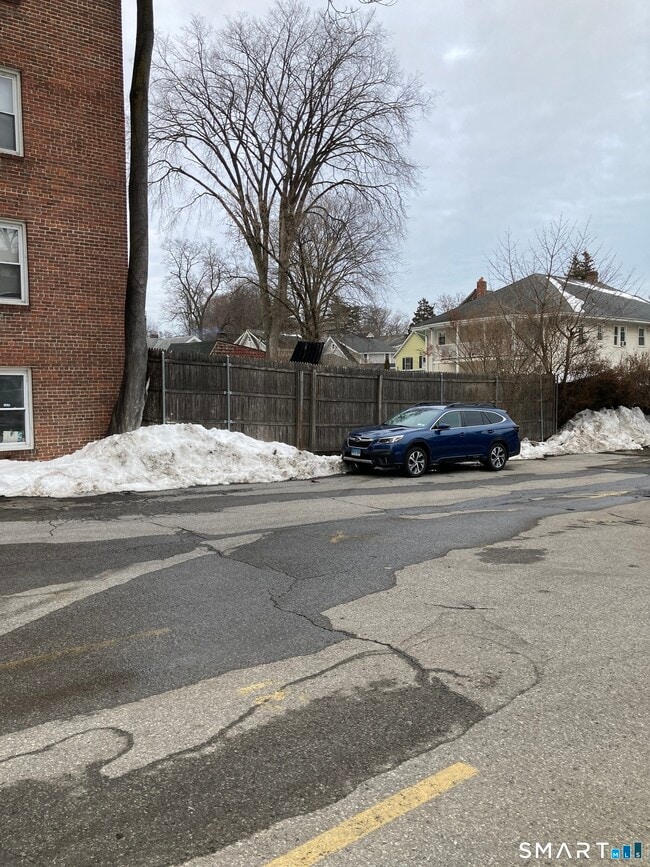 Building Photo - 87 Glenbrook Rd