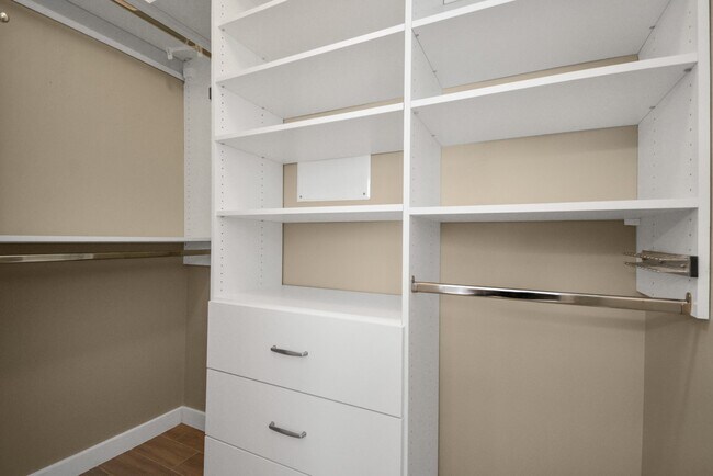 Building Photo - 13339 Yaupon Holly Ln
