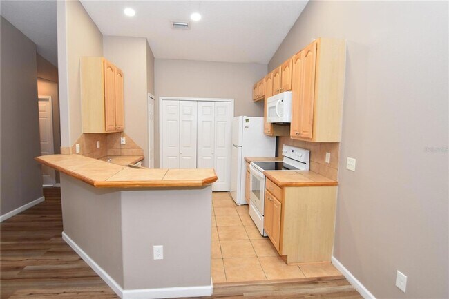 Building Photo - 7 Ryarbor Dr