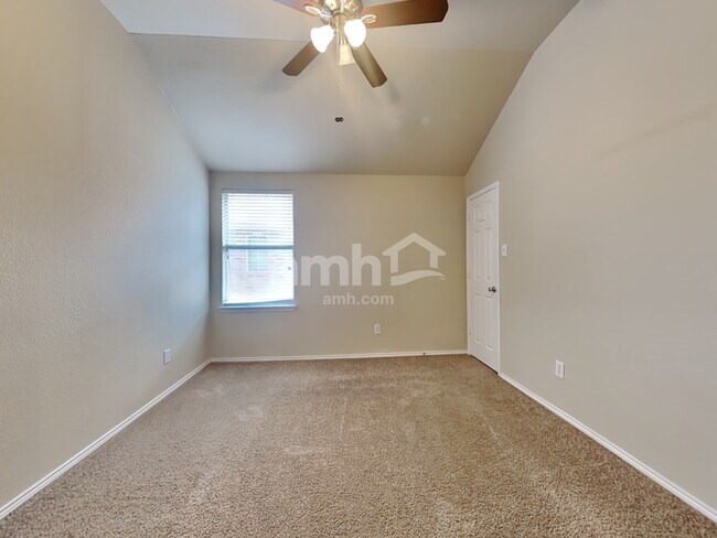 Building Photo - 2120 Malone Dr