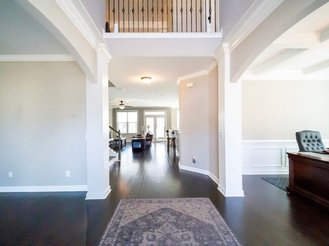 Building Photo - Elegant Richmond Hill Home with Screened Patio & Lagoon Views