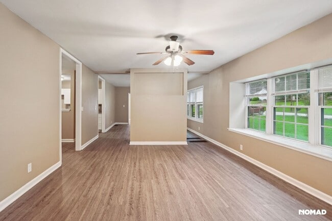 Building Photo - 1461 Centra Villa Dr SW