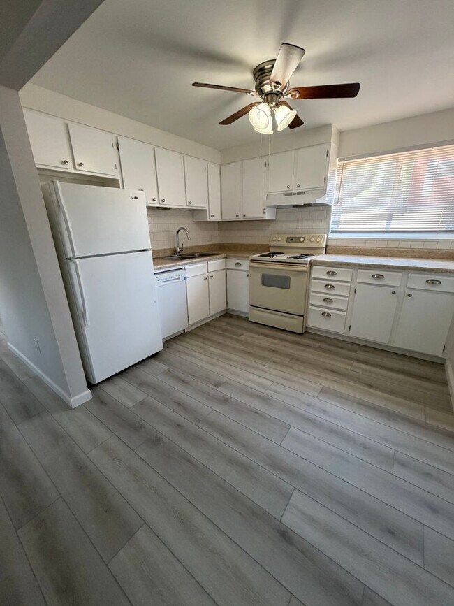Building Photo - 1809 Eagle View Dr
