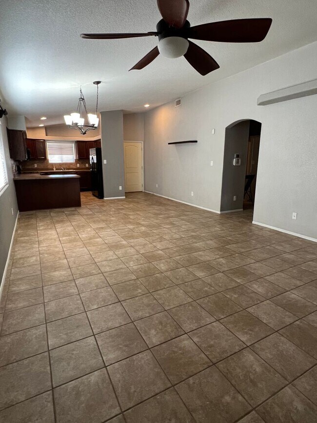 Building Photo - 3 BEDROOM HOME IN ARABY CROSSING!