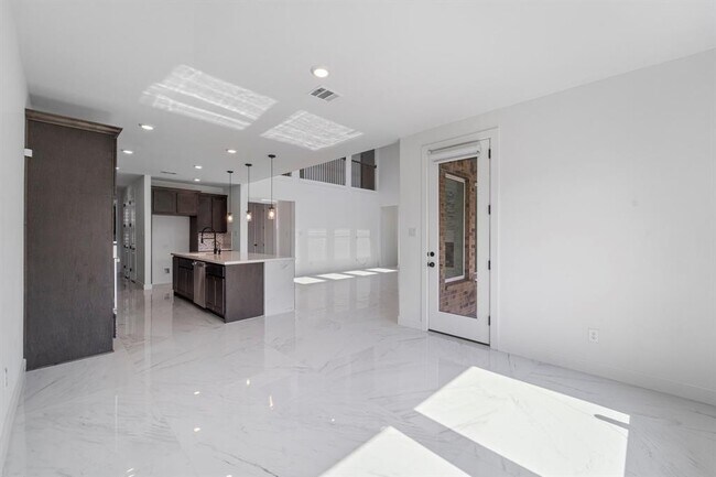 Building Photo - 9818 Daffodil Spgs Dr