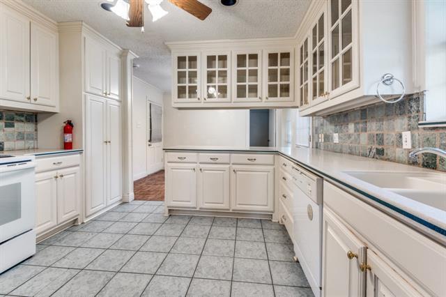 Building Photo - 1612 Canyon Oaks Dr