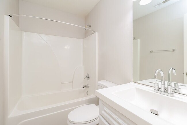 Building Photo - 1121 Vistalite Ln