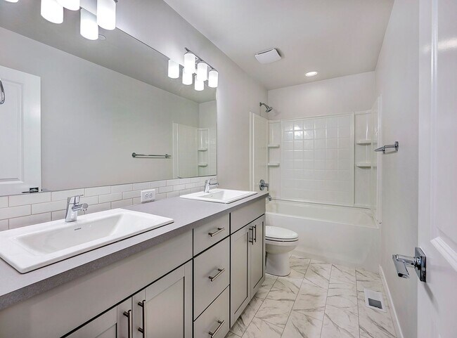 Building Photo - 5 bed 2 bath In Marysville