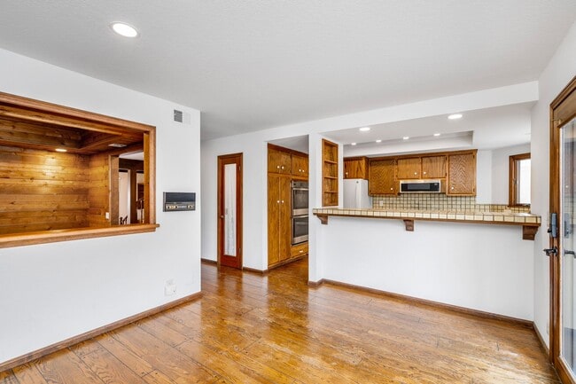 Building Photo - Modern Elegance Meets Ocean Breezes – Full...